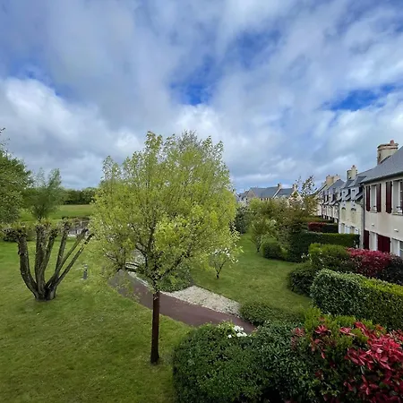 Holiday House Yourhosthelper Casa vacanze